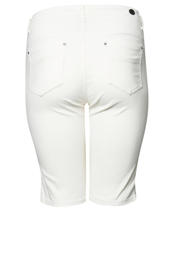 Adia - Shorts