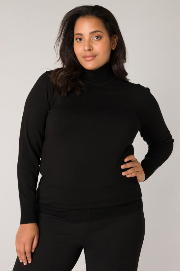 Base level curvy - turtleneck