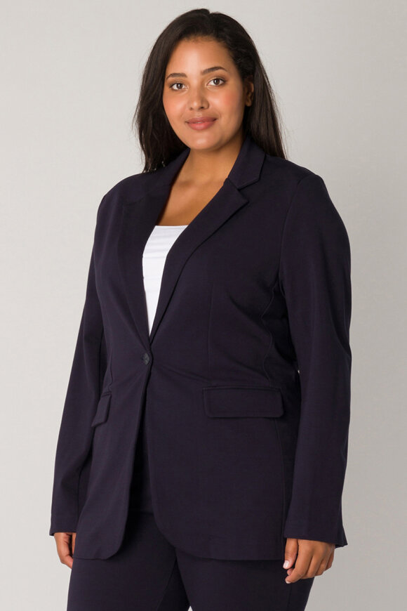 Base level curvy - Blazer